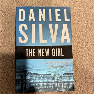 Daniel Silva The New Girl - Blue Paperback Thriller